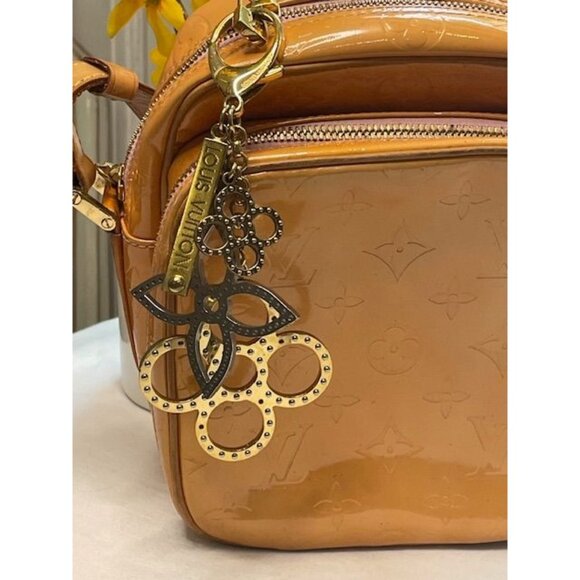 Louis Vuitton Bijoux Sac Tapage Key & Bag Charm — Parisian Luxury in Motion - Picture 6 of 7